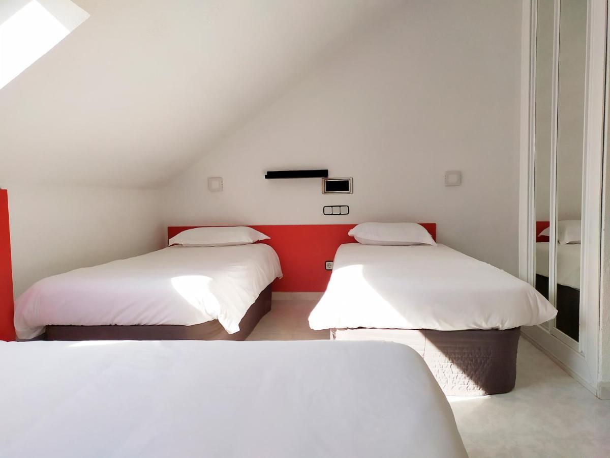 Hostal Lady Ana Maria Collado Villalba Extérieur photo